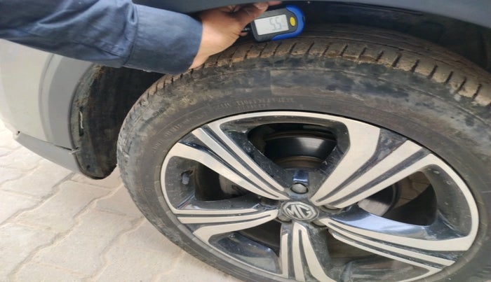 2022 MG ASTOR SAVVY 1.5 CVT, Petrol, Automatic, 13,840 km, tyre