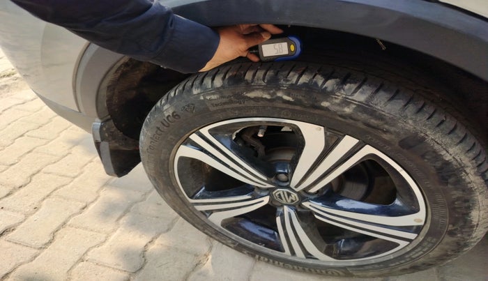 2022 MG ASTOR SAVVY 1.5 CVT, Petrol, Automatic, 13,840 km, tyre