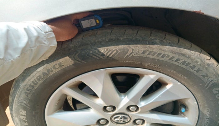 2017 Toyota Innova Crysta 2.8 GX AT 8 STR, Diesel, Automatic, 1,22,491 km, tyre