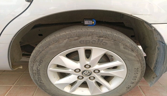 2018 Toyota Innova Crysta 2.8 GX AT 7 STR, Diesel, Automatic, 1,93,916 km, tyre