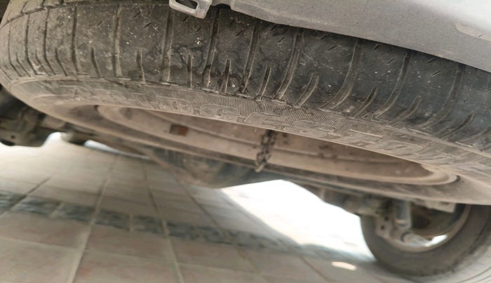 2018 Toyota Innova Crysta 2.8 GX AT 7 STR, Diesel, Automatic, 1,93,916 km, tyre