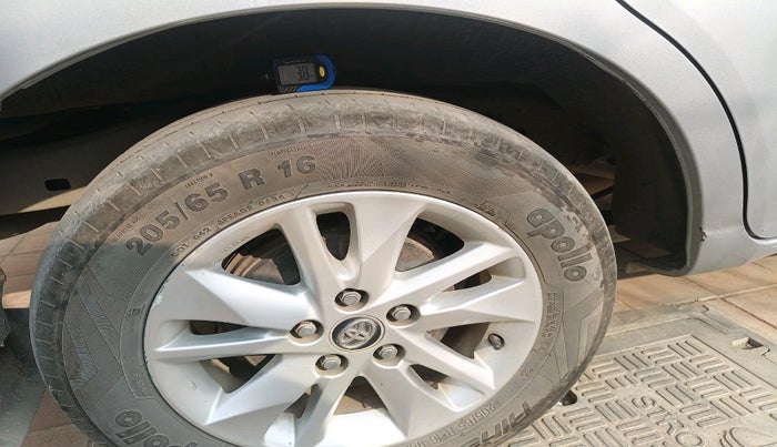 2018 Toyota Innova Crysta 2.8 GX AT 7 STR, Diesel, Automatic, 1,93,916 km, tyre