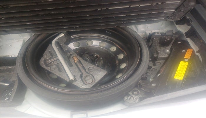 2013 Audi Q7 3.0 TDI QUATTRO, Diesel, Automatic, 1,53,720 km, tyre