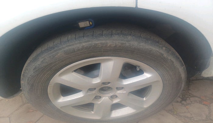 2013 Audi Q7 3.0 TDI QUATTRO, Diesel, Automatic, 1,53,720 km, tyre