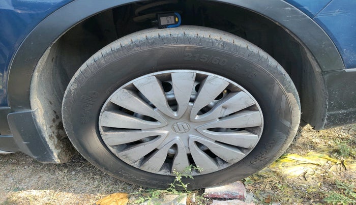 2021 Maruti S Cross SIGMA 1.5, Petrol, Manual, 1,00,191 km, tyre