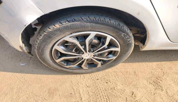 2020 Tata Tiago XT PETROL, Petrol, Manual, 77,329 km, tyre