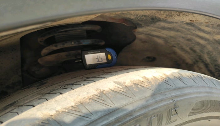 2019 Mahindra XUV500 W11, Diesel, Manual, 49,893 km, tyre