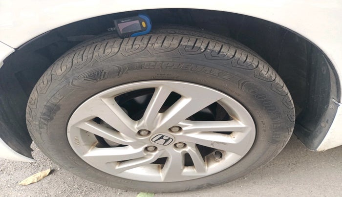 2015 Honda Jazz 1.2L I-VTEC V AT, Petrol, Automatic, 44,161 km, tyre