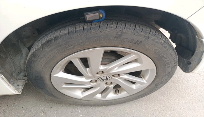 2015 Honda Jazz 1.2L I-VTEC V AT, Petrol, Automatic, 44,161 km, tyre