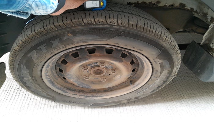 2013 Mahindra Xylo D4 BS-III, Diesel, Manual, 67,049 km, tyre