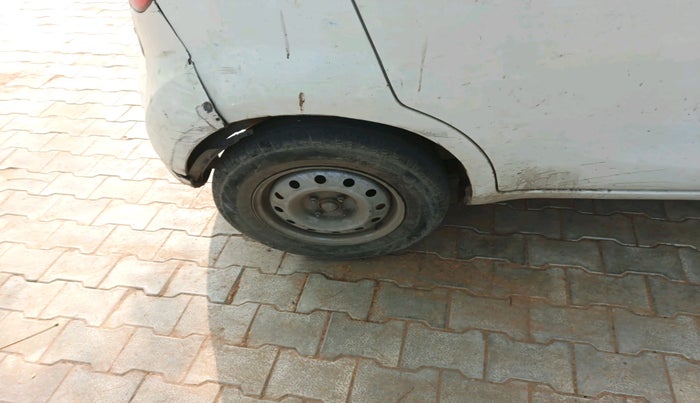 2016 Maruti Ritz LXI, Petrol, Manual, 1,68,842 km, tyre