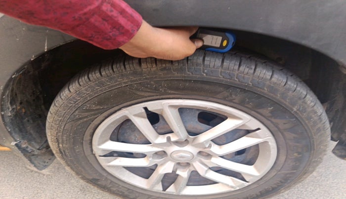 2020 Renault TRIBER RXL MT, Petrol, Manual, 96,228 km, tyre