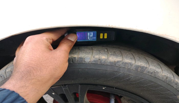 2015 Hyundai Eon D-LITE+, Petrol, Manual, 82,437 km, tyre