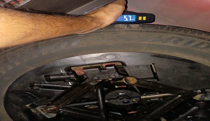 2010 Hyundai i10 SPORTZ 1.2, Petrol, Manual, 74,691 km, tyre