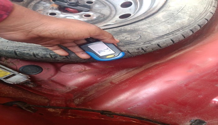 2014 Hyundai Eon D-LITE+, Petrol, Manual, 16,062 km, tyre