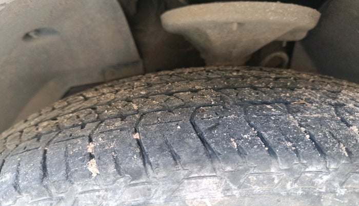 2015 Mahindra XUV500 W10, Diesel, Manual, 1,19,455 km, tyre