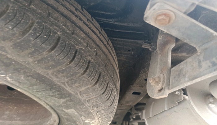 2015 Mahindra XUV500 W10, Diesel, Manual, 1,19,455 km, tyre