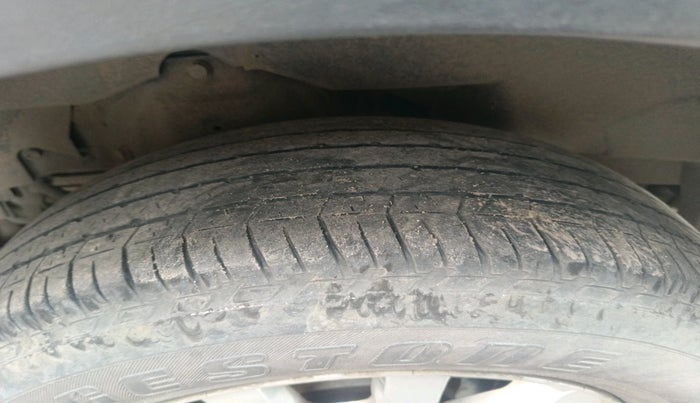 2015 Mahindra XUV500 W10, Diesel, Manual, 1,19,455 km, tyre