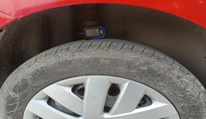 2016 Volkswagen Polo COMFORTLINE 1.2L, Petrol, Manual, 62,125 km, tyre