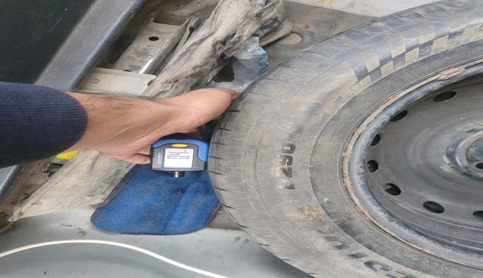 2012 Hyundai Verna FLUIDIC 1.6 VTVT EX, Petrol, Manual, 1,91,607 km, tyre