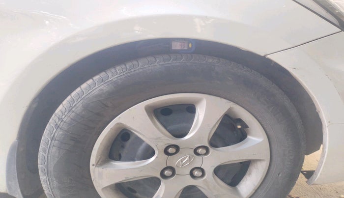 2012 Hyundai Verna FLUIDIC 1.6 VTVT EX, Petrol, Manual, 1,91,607 km, tyre