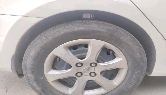 2012 Hyundai Verna FLUIDIC 1.6 VTVT EX, Petrol, Manual, 1,91,607 km, tyre