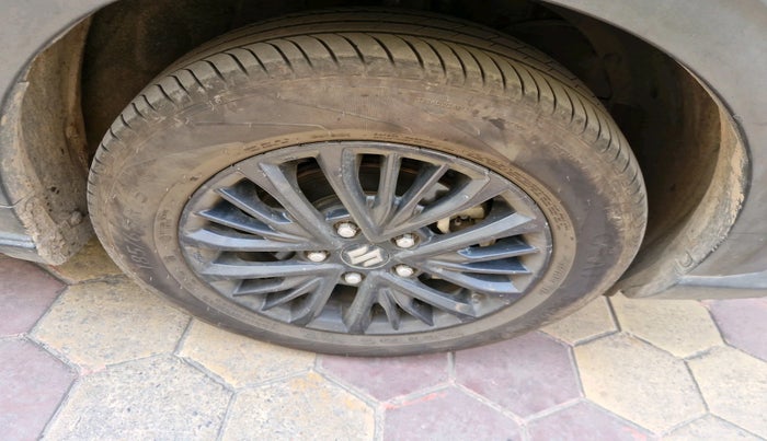 2019 Maruti XL6 ALPHA AT, Petrol, Automatic, 97,083 km, tyre