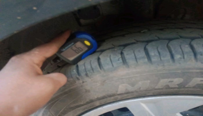 2020 Hyundai VENUE S 1.2, Petrol, Manual, 57,088 km, tyre