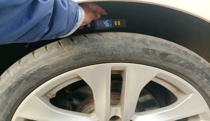 2013 Mercedes Benz C Class 200 CGI AVANTGARDE, Petrol, Automatic, 23,402 km, tyre