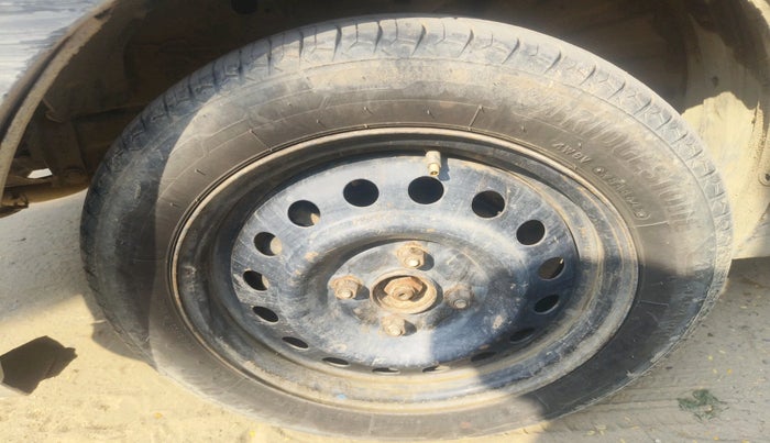 2016 Maruti Wagon R 1.0 VXI, Petrol, Manual, 1,39,854 km, tyre