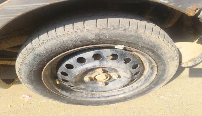 2016 Maruti Wagon R 1.0 VXI, Petrol, Manual, 1,39,854 km, tyre