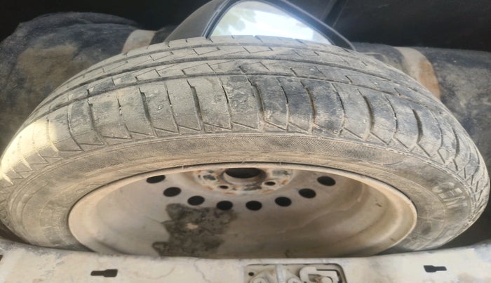 2016 Maruti Wagon R 1.0 VXI, Petrol, Manual, 1,39,854 km, tyre