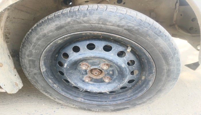 2016 Maruti Wagon R 1.0 VXI, Petrol, Manual, 1,39,854 km, tyre