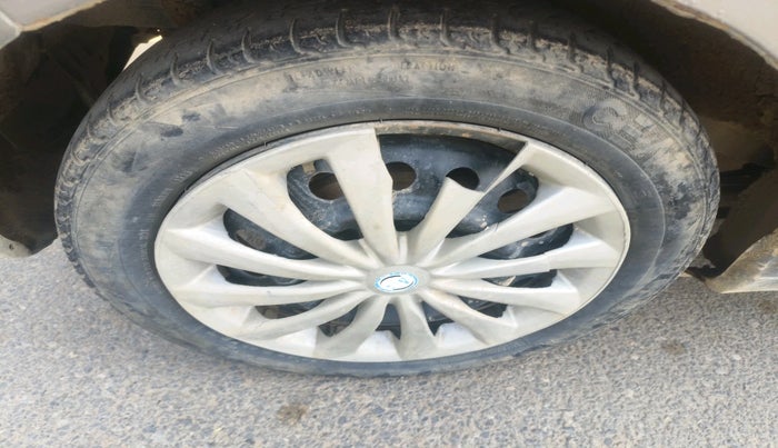 2016 Maruti Wagon R 1.0 VXI, Petrol, Manual, 1,39,854 km, tyre