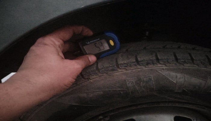 2019 Maruti Eeco 5 STR WITH A/C+HTR CNG, Petrol, Manual, 1,53,662 km, tyre