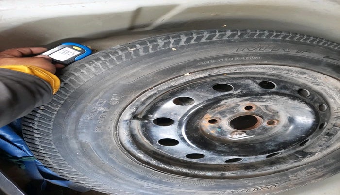 2012 Maruti Swift Dzire VXI, Petrol, Manual, 1,44,384 km, tyre