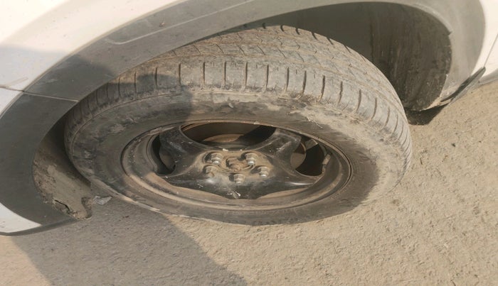 2021 Hyundai VENUE S+ 1.2, Petrol, Manual, 60,506 km, tyre