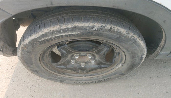 2021 Hyundai VENUE S+ 1.2, Petrol, Manual, 60,506 km, tyre