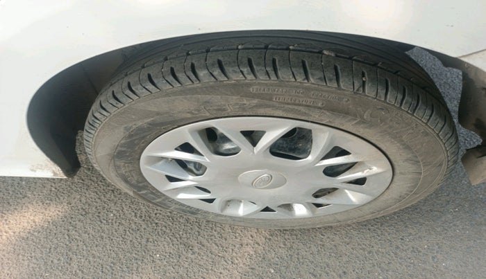 2015 Ford Figo Aspire TREND 1.2 PETROL, Petrol, Manual, 71,103 km, tyre