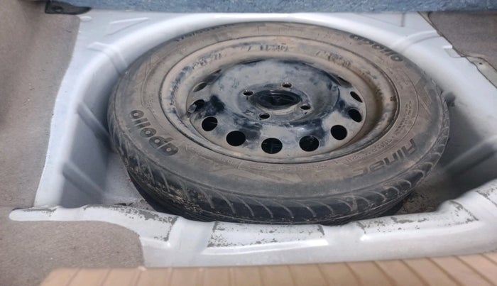 2015 Ford Figo Aspire TREND 1.2 PETROL, Petrol, Manual, 71,103 km, tyre