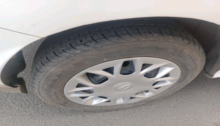 2015 Ford Figo Aspire TREND 1.2 PETROL, Petrol, Manual, 71,103 km, tyre