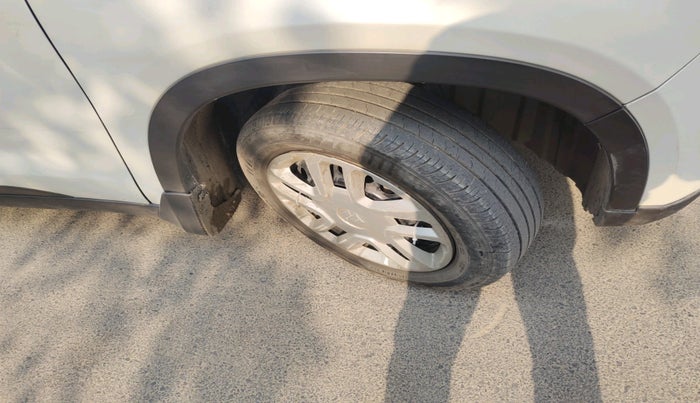 2022 Maruti BREZZA VXI, Petrol, Manual, 16,083 km, tyre