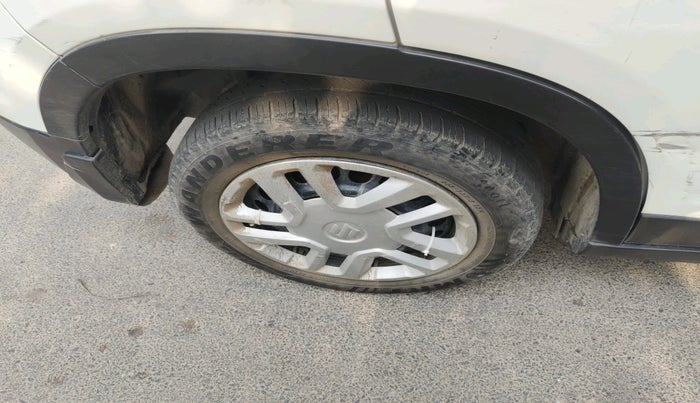 2022 Maruti BREZZA VXI, Petrol, Manual, 16,083 km, tyre