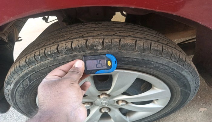 2012 Hyundai Eon MAGNA + LPG, Petrol, Manual, 65,968 km, tyre