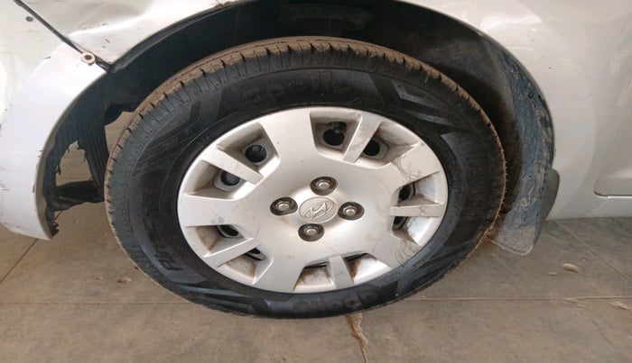 2012 Hyundai i20 MAGNA 1.4 CRDI, Diesel, Manual, 1,14,370 km, tyre