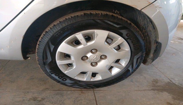 2012 Hyundai i20 MAGNA 1.4 CRDI, Diesel, Manual, 1,14,370 km, tyre