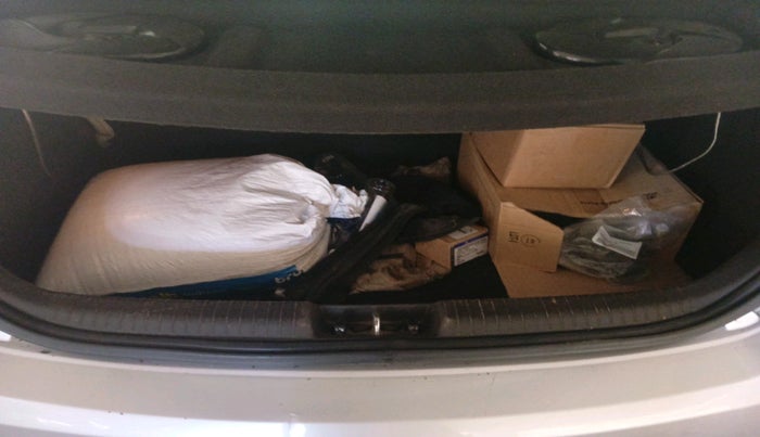 2012 Hyundai i20 MAGNA 1.4 CRDI, Diesel, Manual, 1,14,370 km, tyre