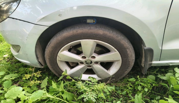 2016 Skoda Rapid 1.5 TDI CR STYLE PLUS AT, Diesel, Automatic, 1,70,893 km, tyre