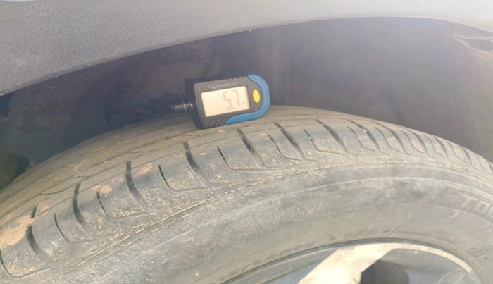 2020 Hyundai VENUE SX(O) 1.4 CRDI, Diesel, Manual, 1,55,052 km, tyre