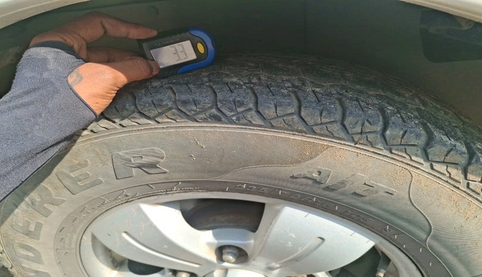 2013 Tata Safari Storme 2.2 VX 4X2, Diesel, Manual, 1,86,778 km, tyre